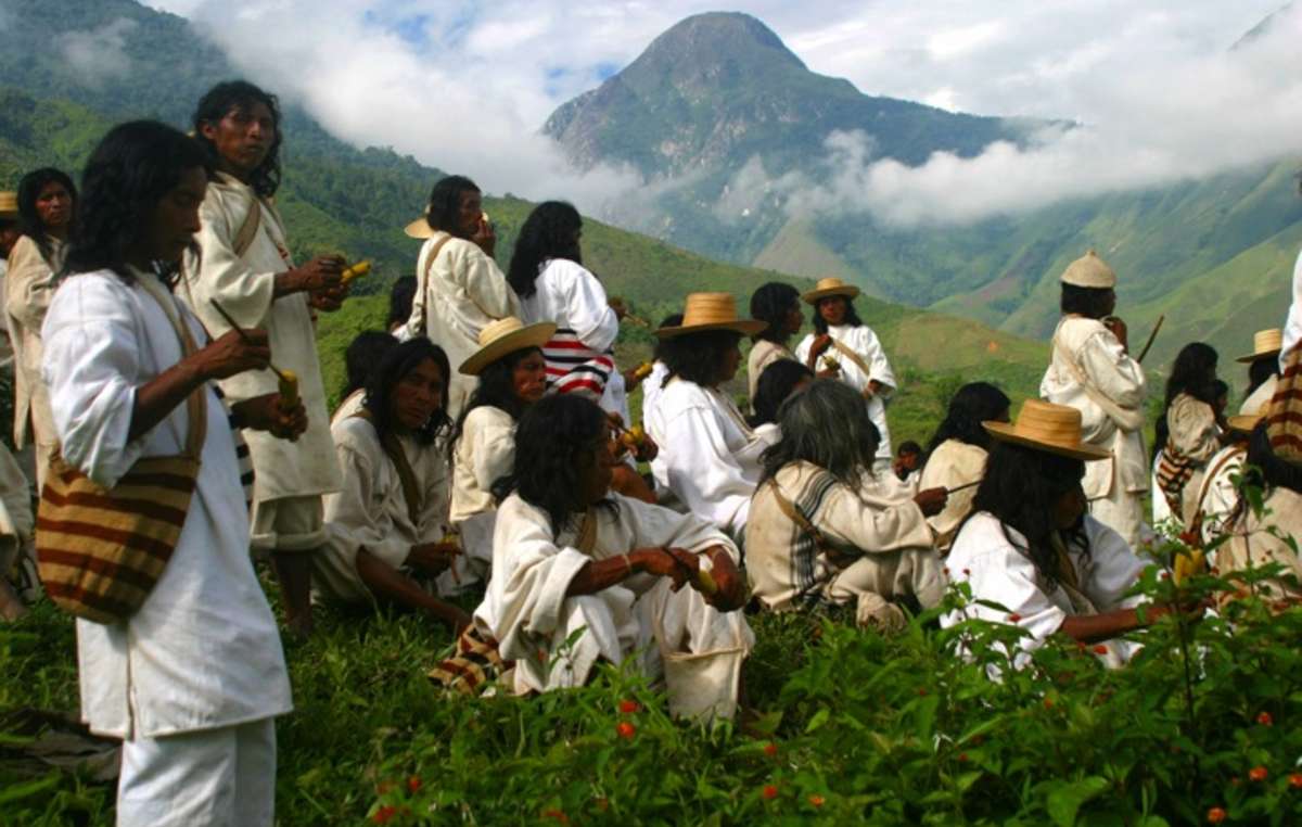 Indígenas de Sierra Nevada en Colombia